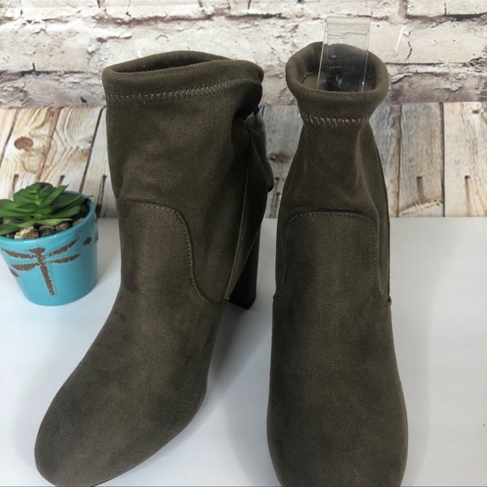 NEW Qupid York Khaki Stretch Suede Booties